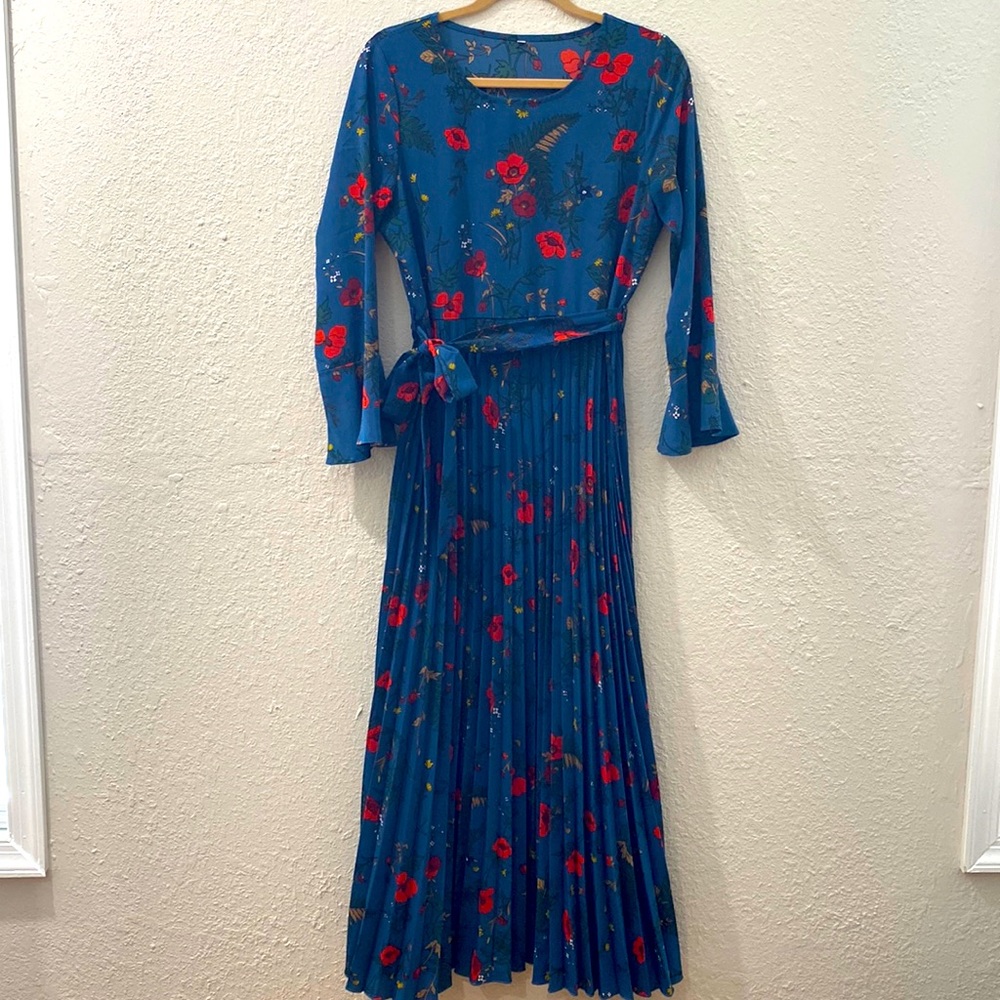 Shein floral maxi dress. Size M. Like New